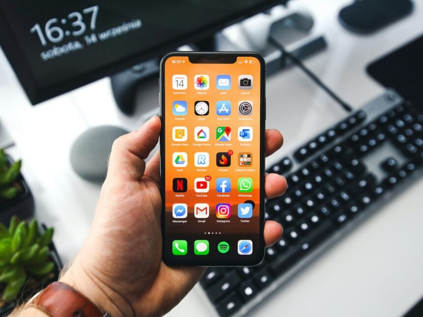 Apple lança iPhone 16: vale a pena o investimento em 2025?